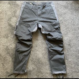 Dockers Alpha Khaki Cargo Pants - Men 32x32